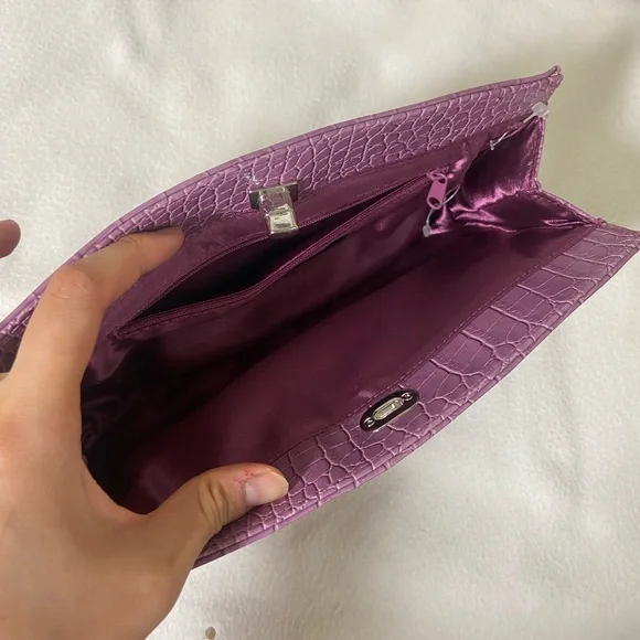 Vintage Purple Vegan Leather Clutch - Picture 8 of 8